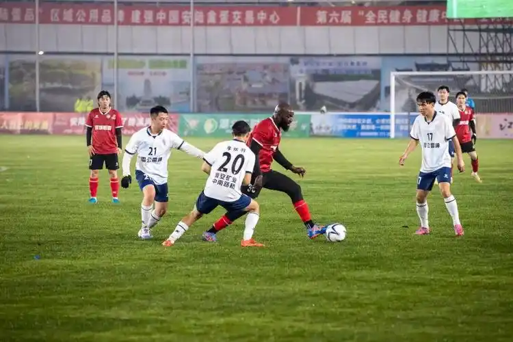 舔大鸡吧狠狠操